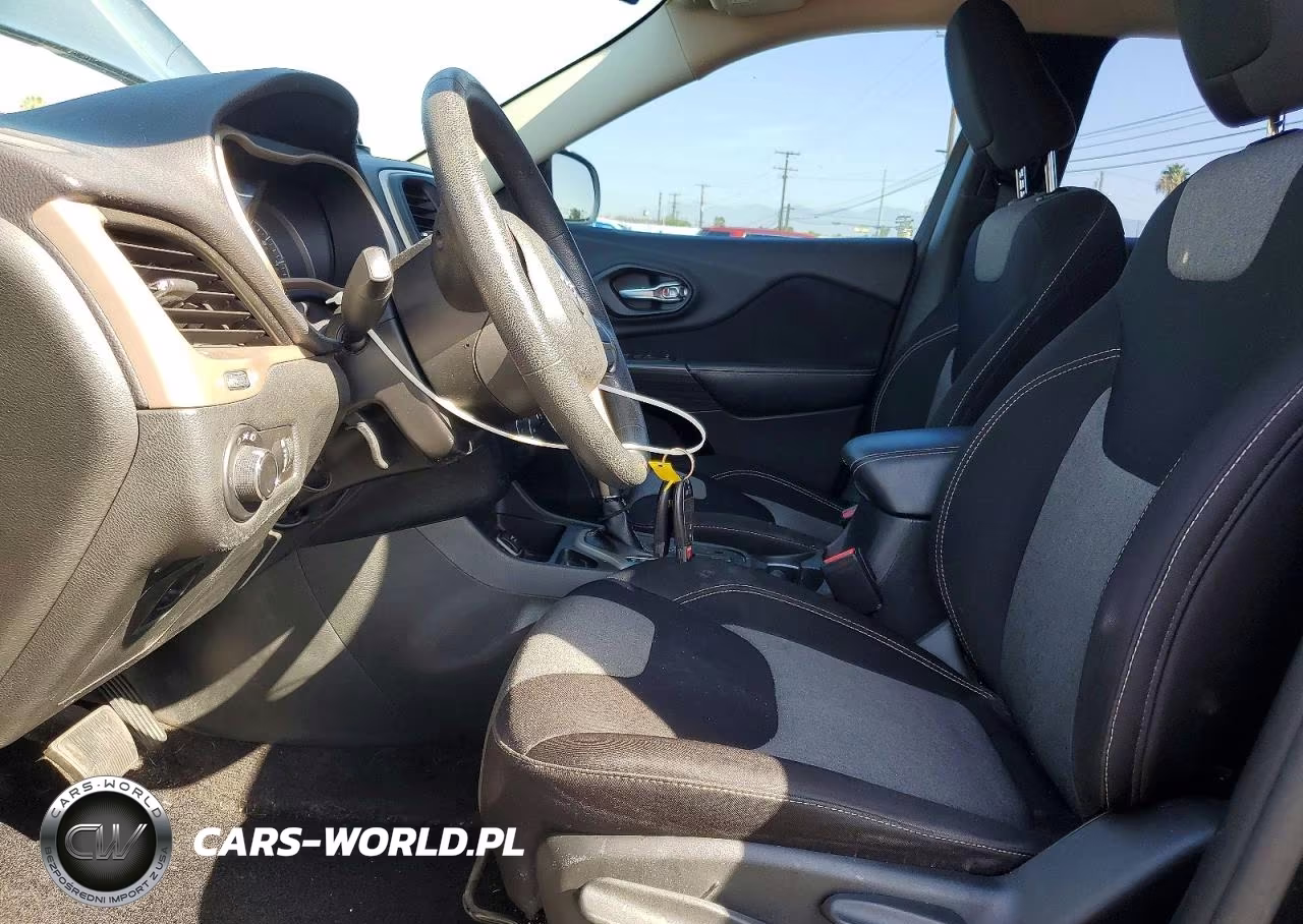 2015 Jeep Cherokee Sport VIN:1C4PJLAB3FW663162 - 7