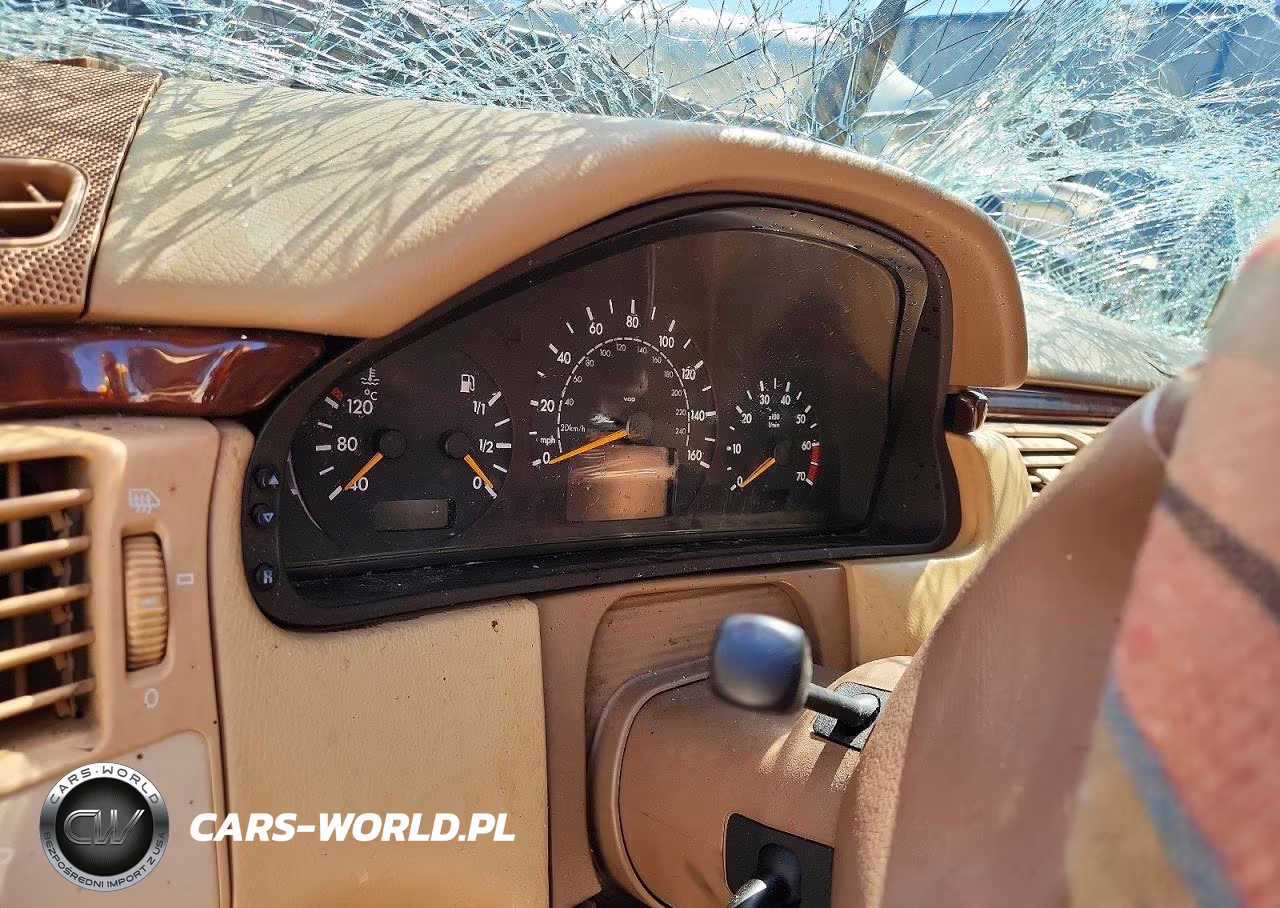 2001 Mercedes-Benz E 430 VIN:WDBJF70J91X060449 - 9