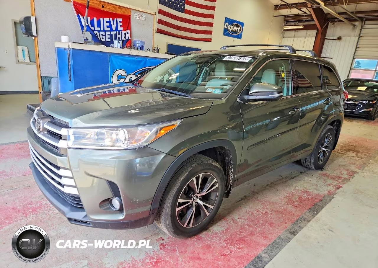 2017 Toyota Highlander Le Plus – zdjęcie 1 z 13