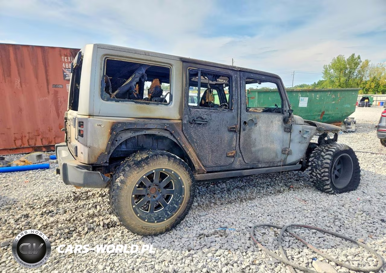 2013 Jeep Wrangler Unlimited Rubicon VIN:1C4HJWFG2DL592965 - 3