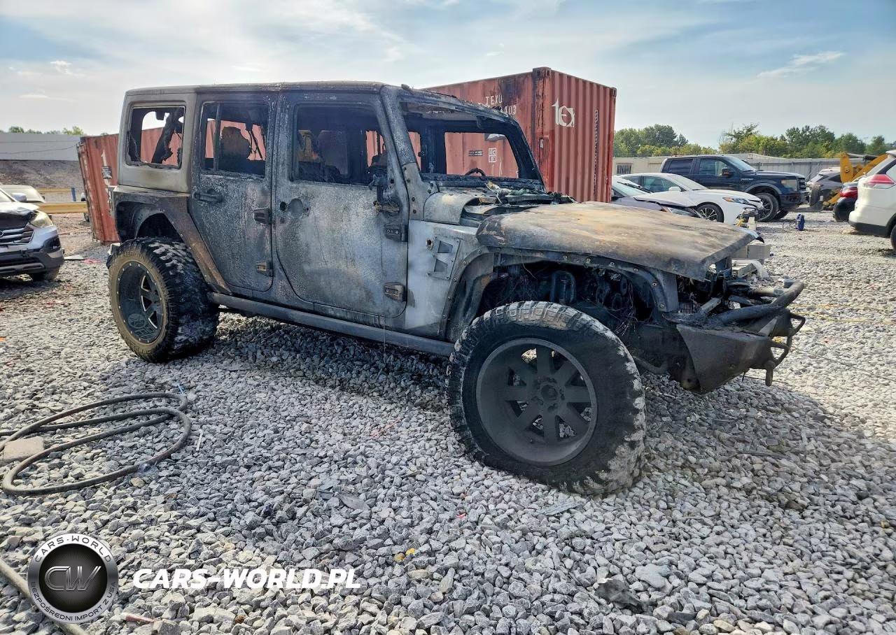 2013 Jeep Wrangler Unlimited Rubicon VIN:1C4HJWFG2DL592965 - 4