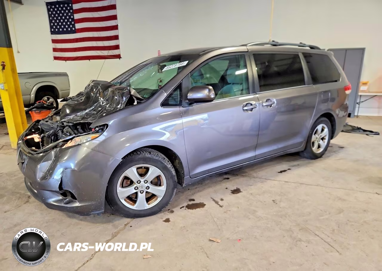 2013 Toyota Sienna Le