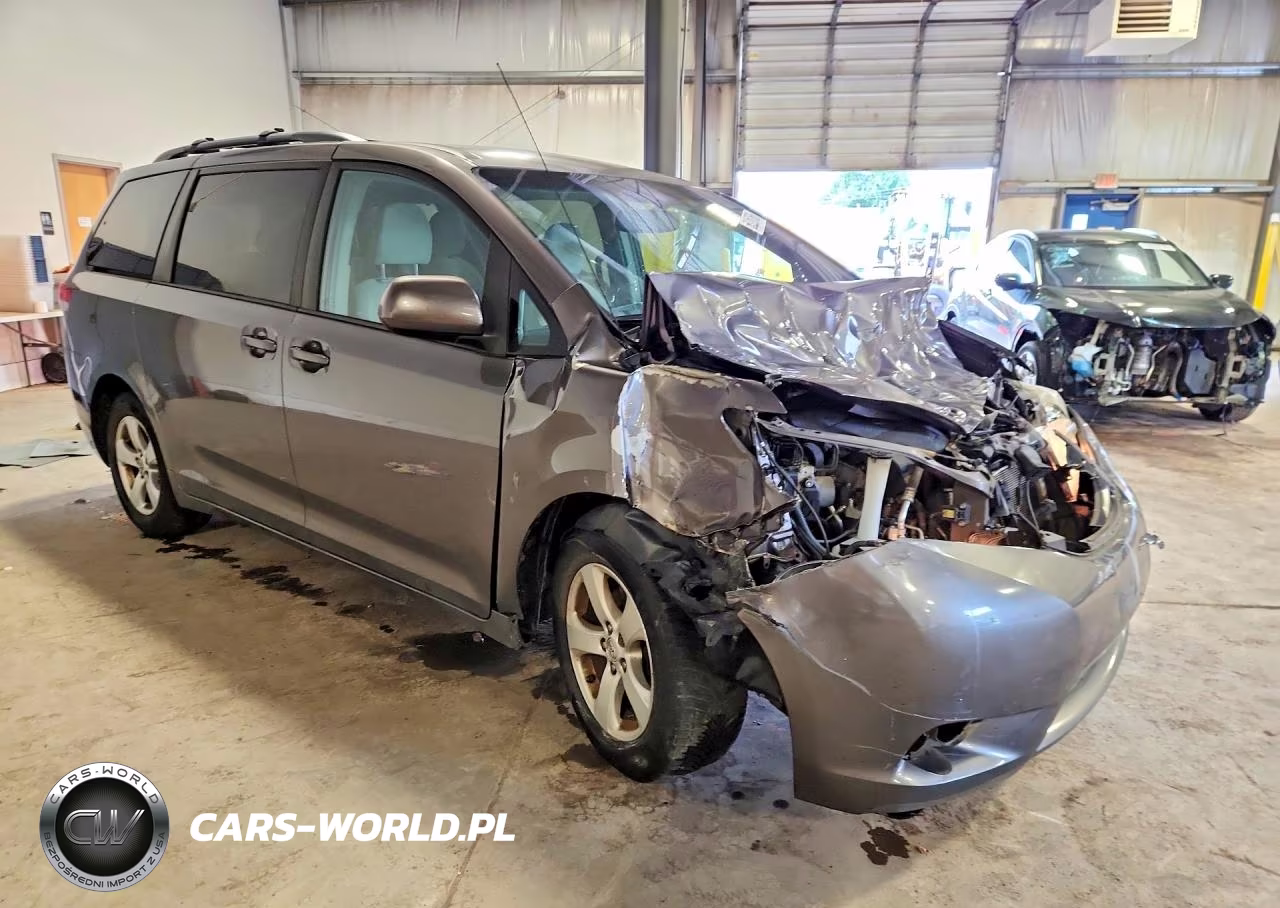2013 Toyota Sienna Le VIN:5TDKK3DC8DS376568 - 4
