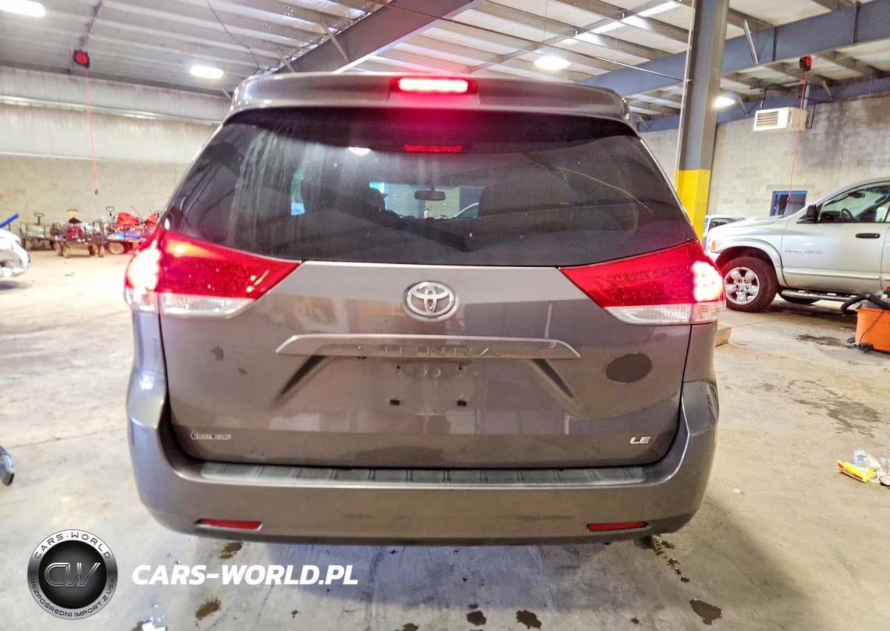 2013 Toyota Sienna Le VIN:5TDKK3DC8DS376568 - 6