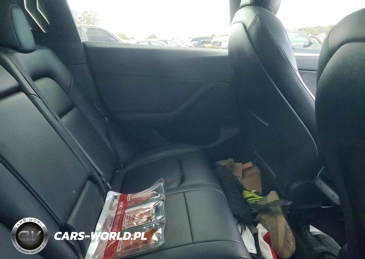 2021 Tesla Model Y VIN:5YJYGDEE4MF185798 - 10