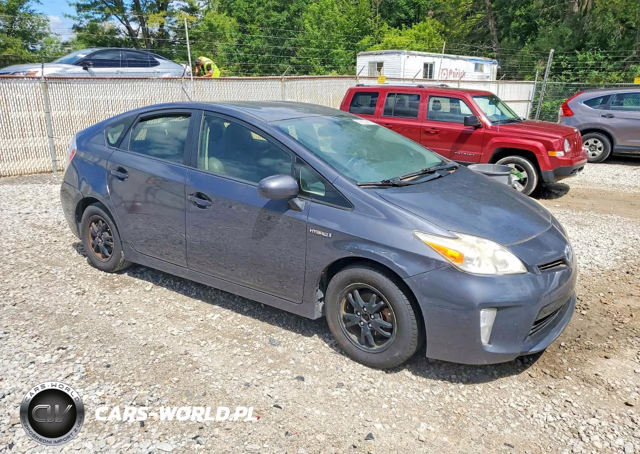 2014 Toyota Prius Four VIN:JTDKN3DU8E1791436 - 4