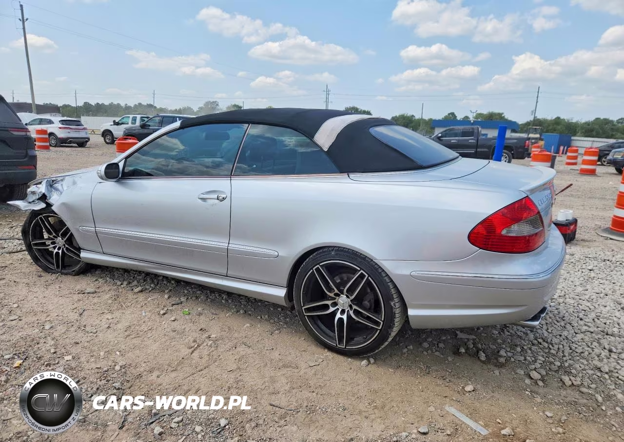 2008 Mercedes-Benz Clk 550 VIN:WDBTK72F88T088709 - 2
