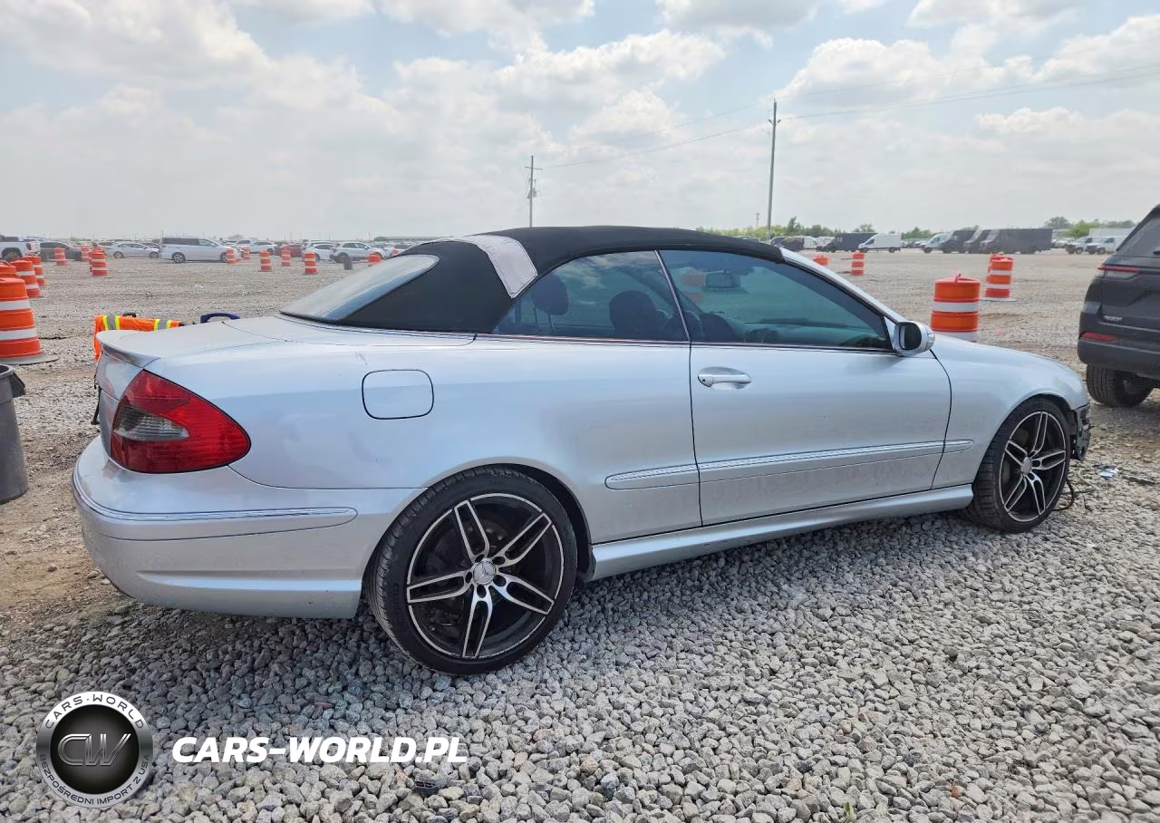 2008 Mercedes-Benz Clk 550 VIN:WDBTK72F88T088709 - 3