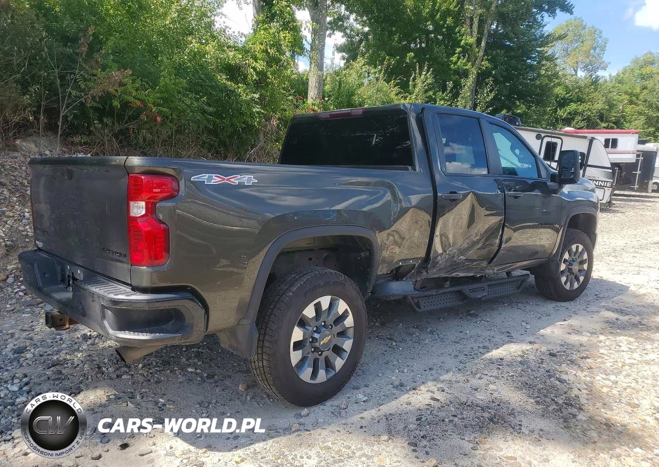 2023 Chevrolet Silverado K2500 Custom VIN:2GC4YME71P1703368 - 3