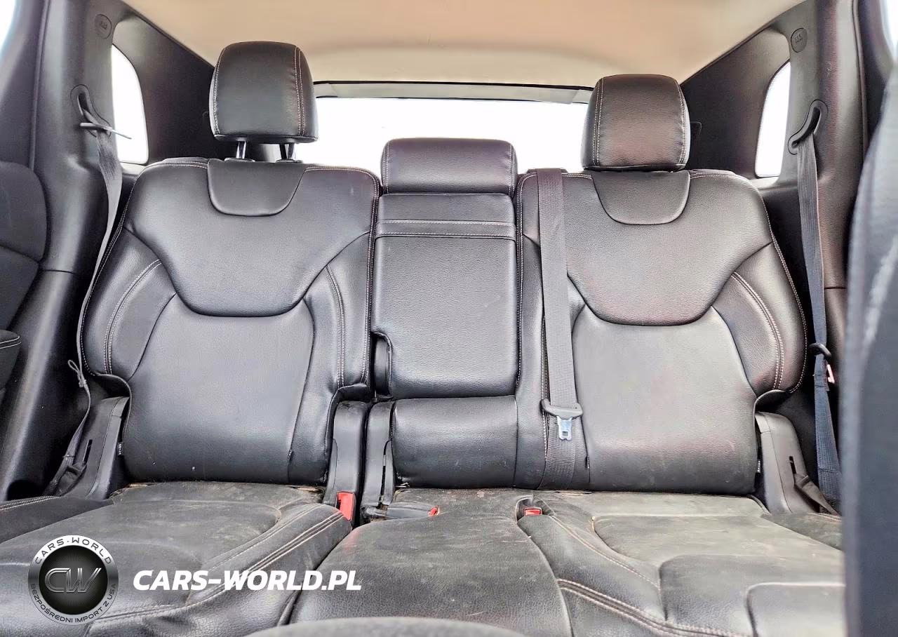 2015 Jeep Cherokee Latitude VIN:1C4PJLCB8FW642577 - 10