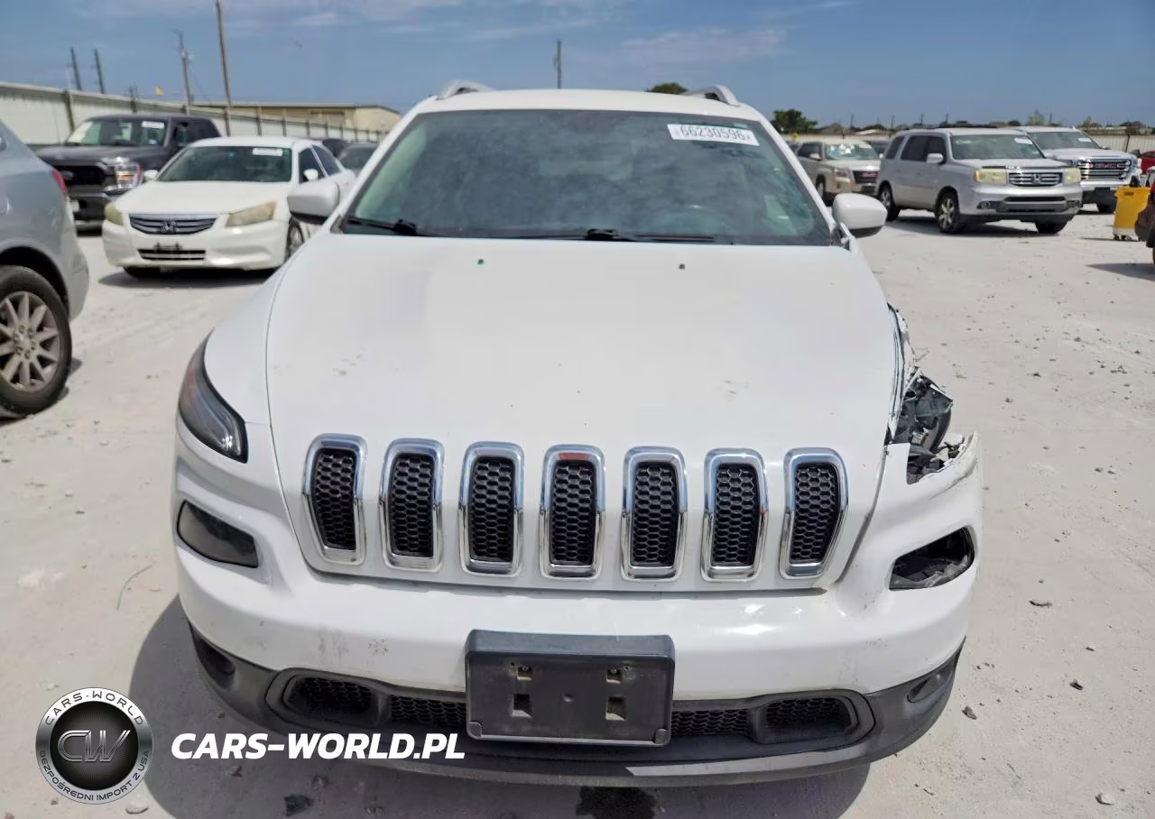 2015 Jeep Cherokee Latitude VIN:1C4PJLCB8FW642577 - 5