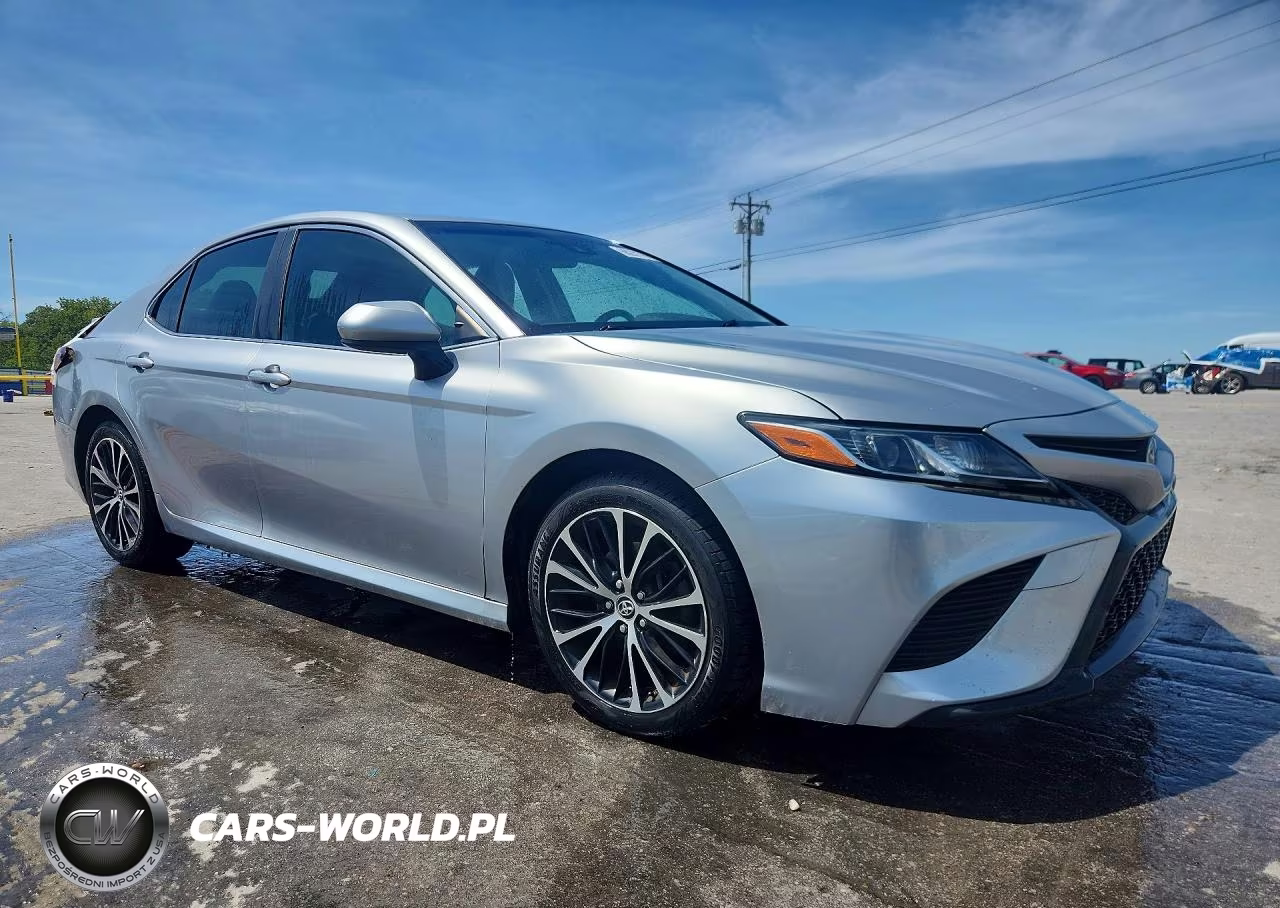 2018 Toyota Camry Se VIN:JTNB11HK4J3043575 - 4