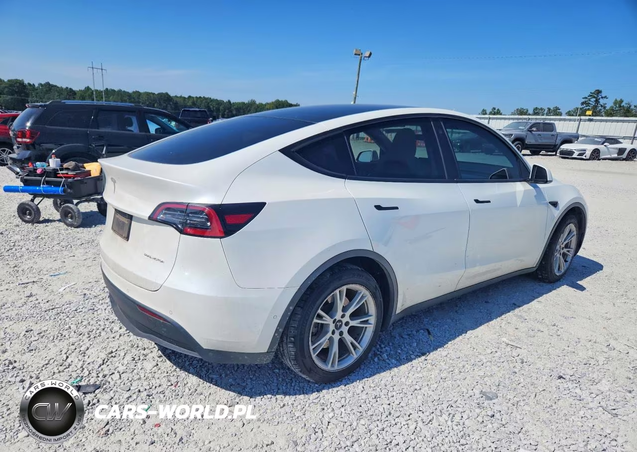 2021 Tesla Model Y VIN:5YJYGDEE2MF192992 - 3