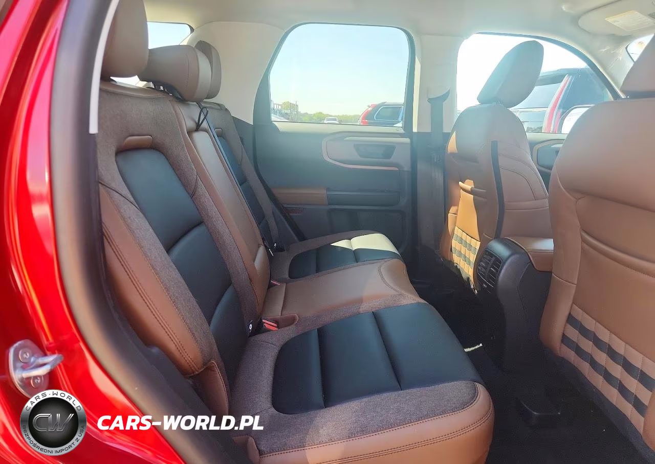 2025 Ford Bronco Sport Outer Banks VIN:3FMCR9CN5SRF48721 - 10