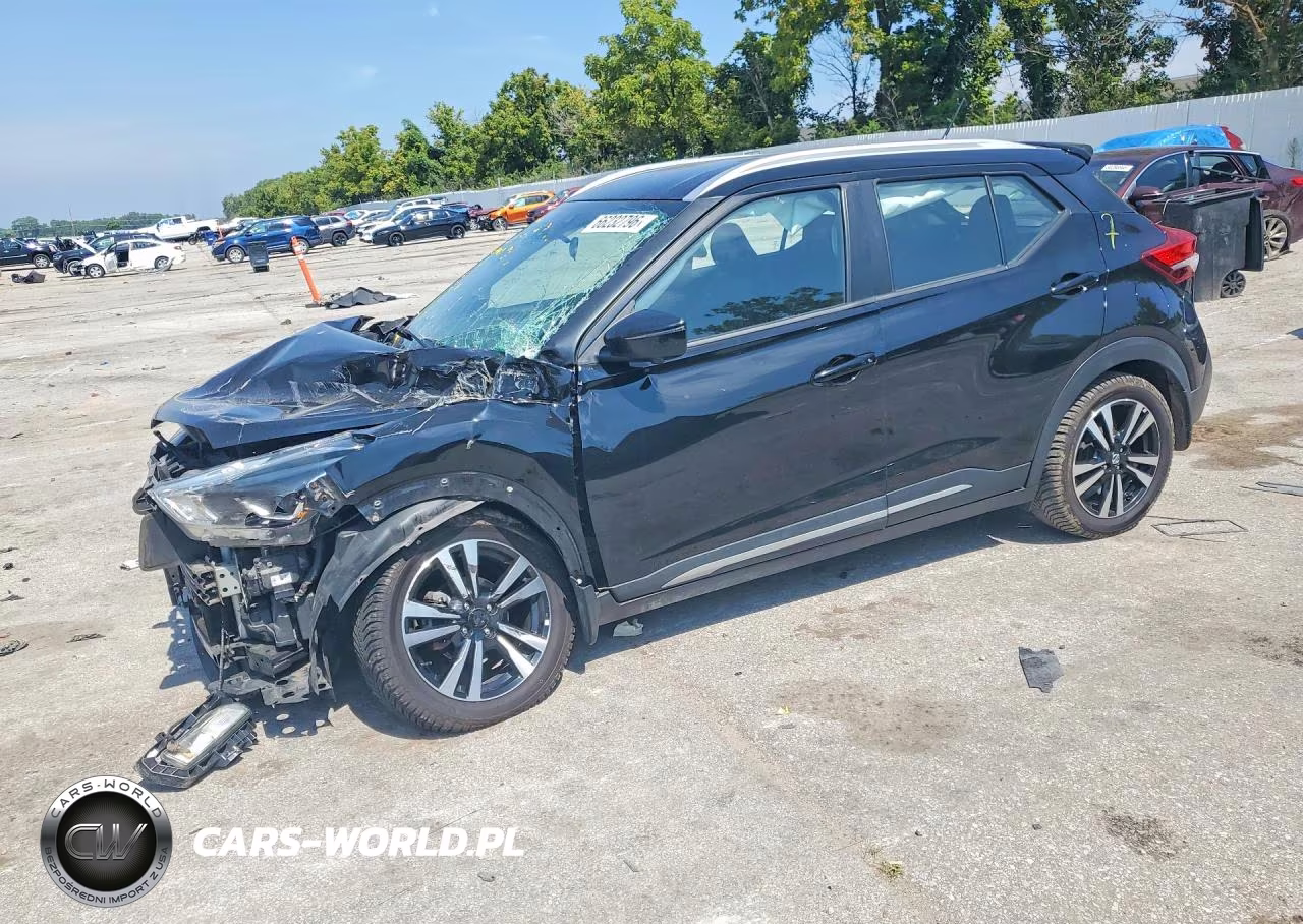 2020 Nissan Kicks Sr