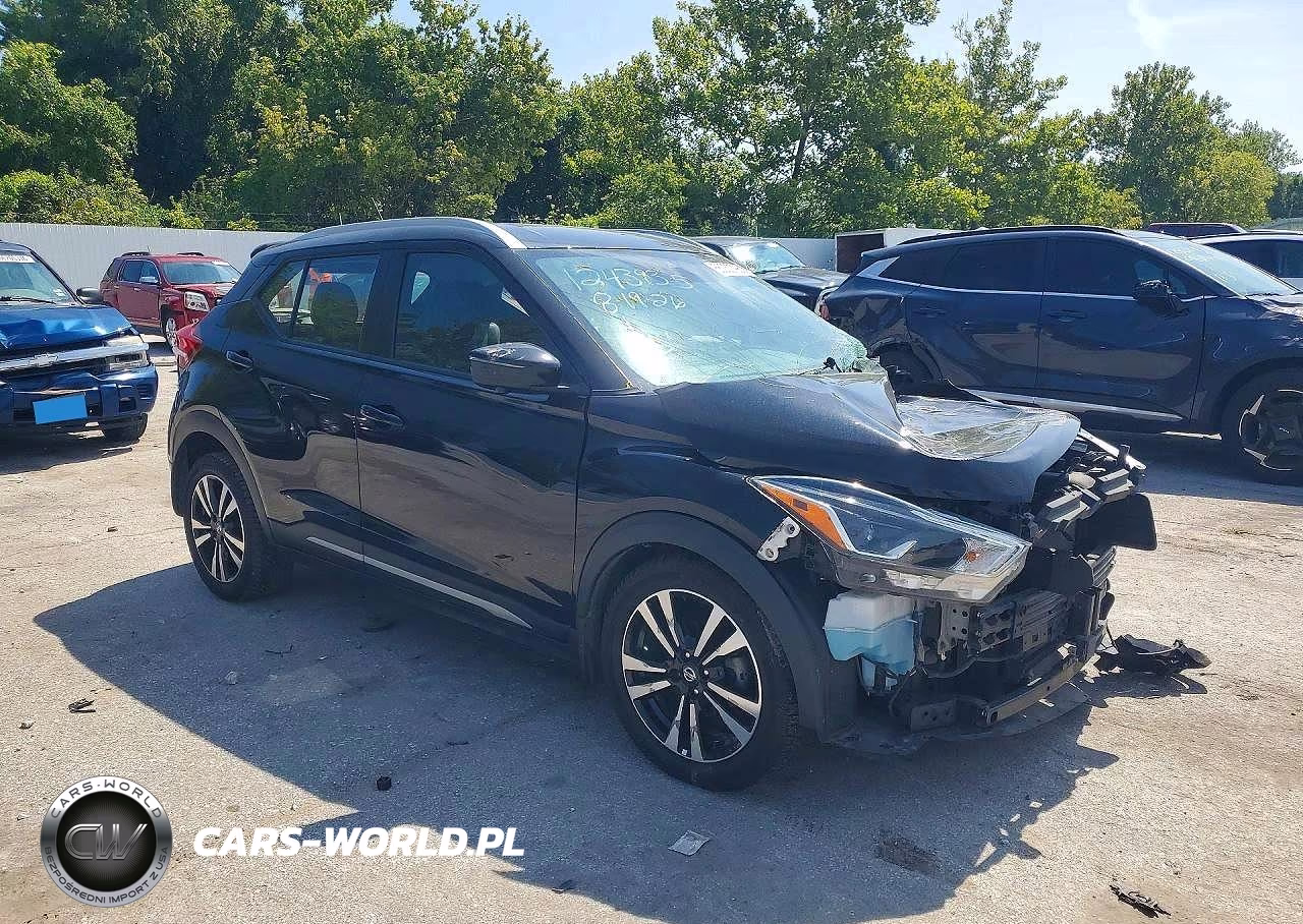 2020 Nissan Kicks Sr VIN:3N1CP5DV3LL551772 - 4