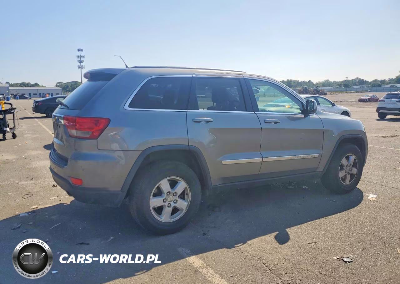 2013 Jeep Grand Cherokee Laredo VIN:1C4RJFAG6DC607446 - 3