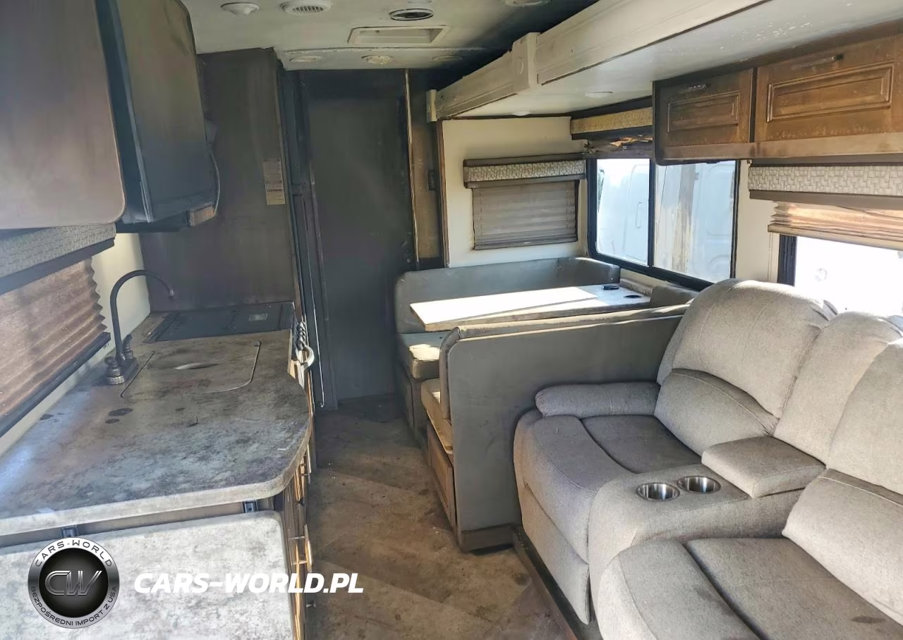 2019 Forest River Georgetown Rv VIN:1F65F5DY8K0A00948 - 6
