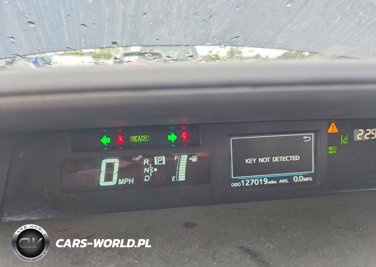 2017 Toyota Prius V Five VIN:JTDZN3EU6HJ056875 - 9