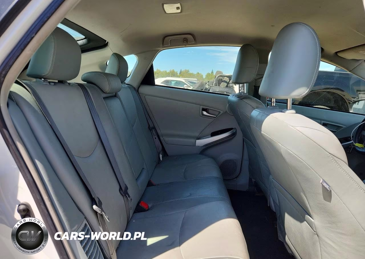 2015 Toyota Prius Four VIN:JTDKN3DU5F0410343 - 10