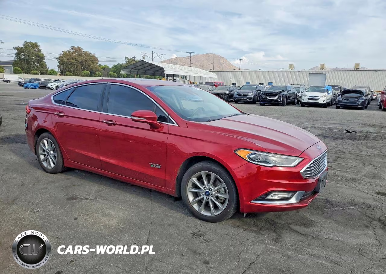 2017 Ford Fusion Titanium Phev VIN:3FA6P0SUXHR354616 - 4