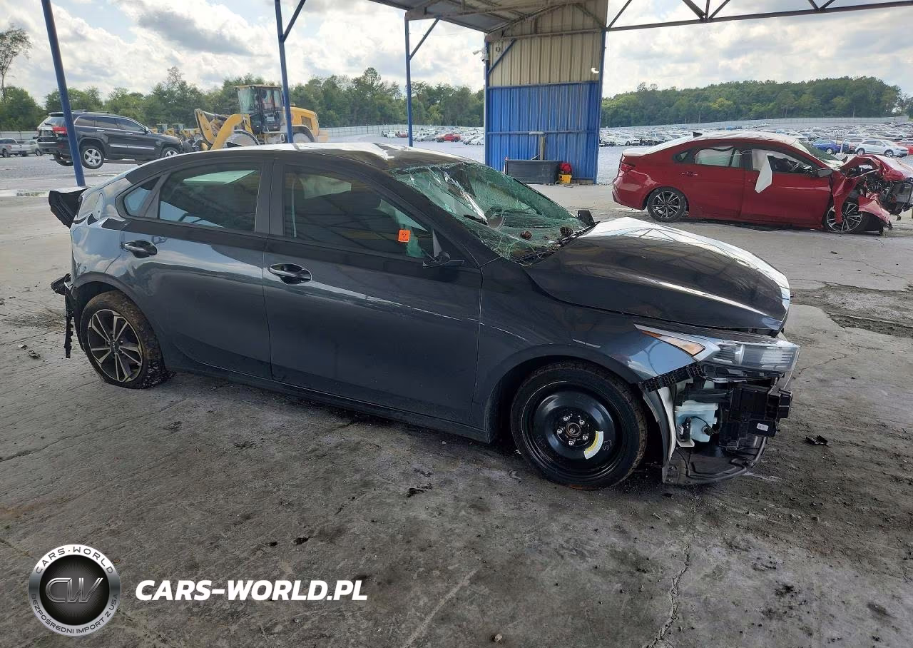 2024 Kia Forte Lxs VIN:3KPF24AD8RE757391 - 4