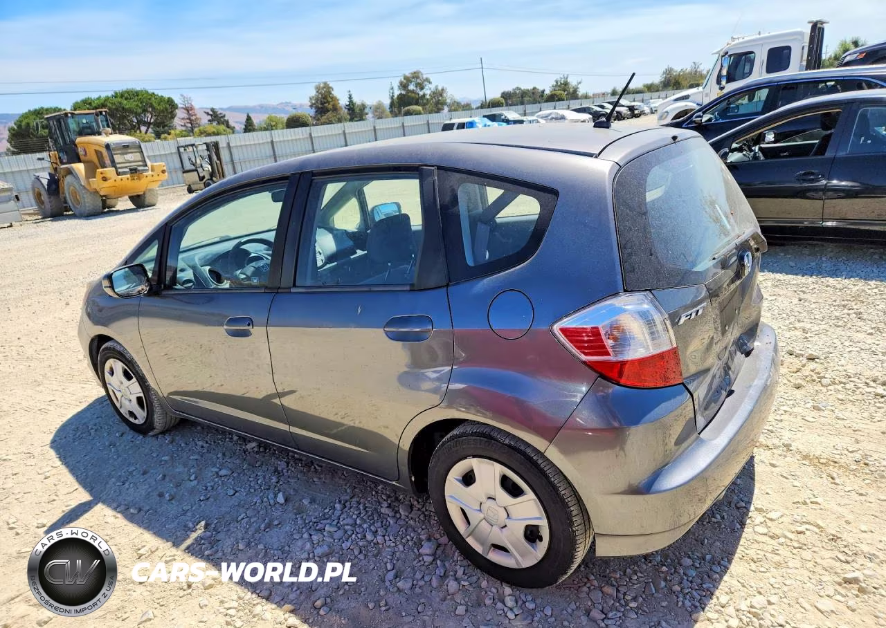 2013 Honda Fit VIN:JHMGE8H35DC032667 - 2