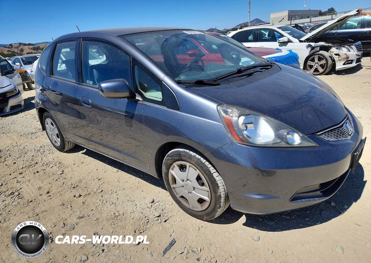 2013 Honda Fit VIN:JHMGE8H35DC032667 - 4