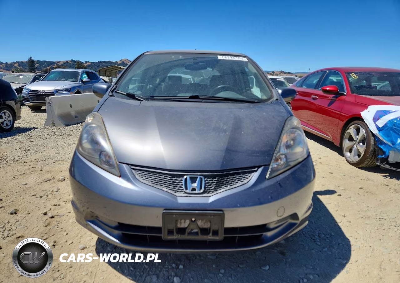 2013 Honda Fit VIN:JHMGE8H35DC032667 - 5