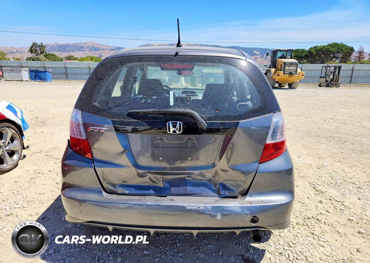 2013 Honda Fit VIN:JHMGE8H35DC032667 - 6