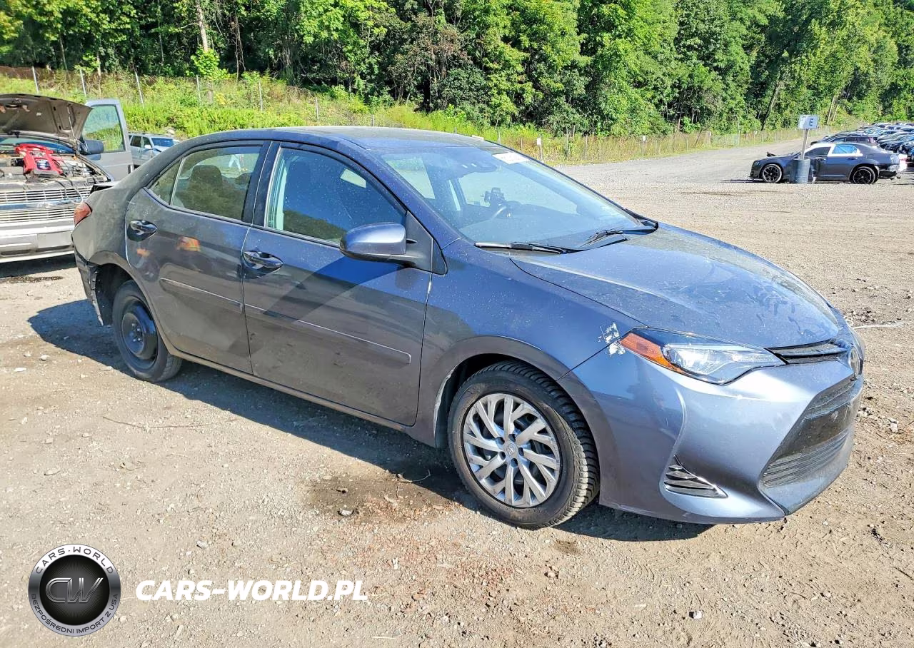 2017 Toyota Corolla Le VIN:2T1BURHE8HC894137 - 4