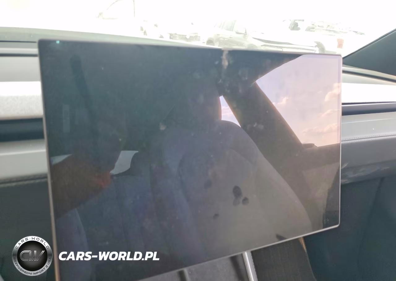 2026 Tesla Model Y VIN:7SAYGDEE1TA688090 - 9