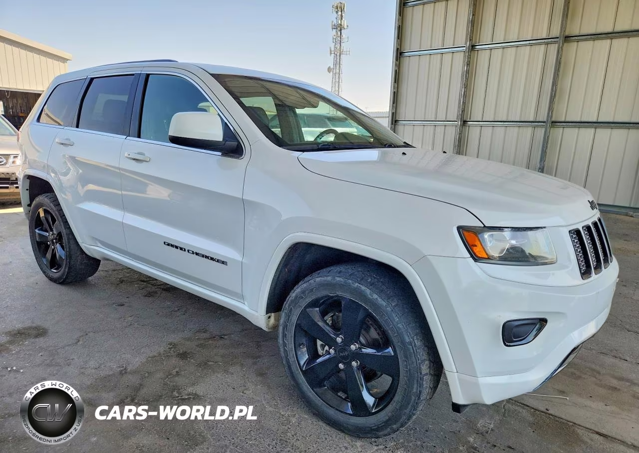 2015 Jeep Grand Cherokee Laredo VIN:1C4RJFAG0FC820945 - 4