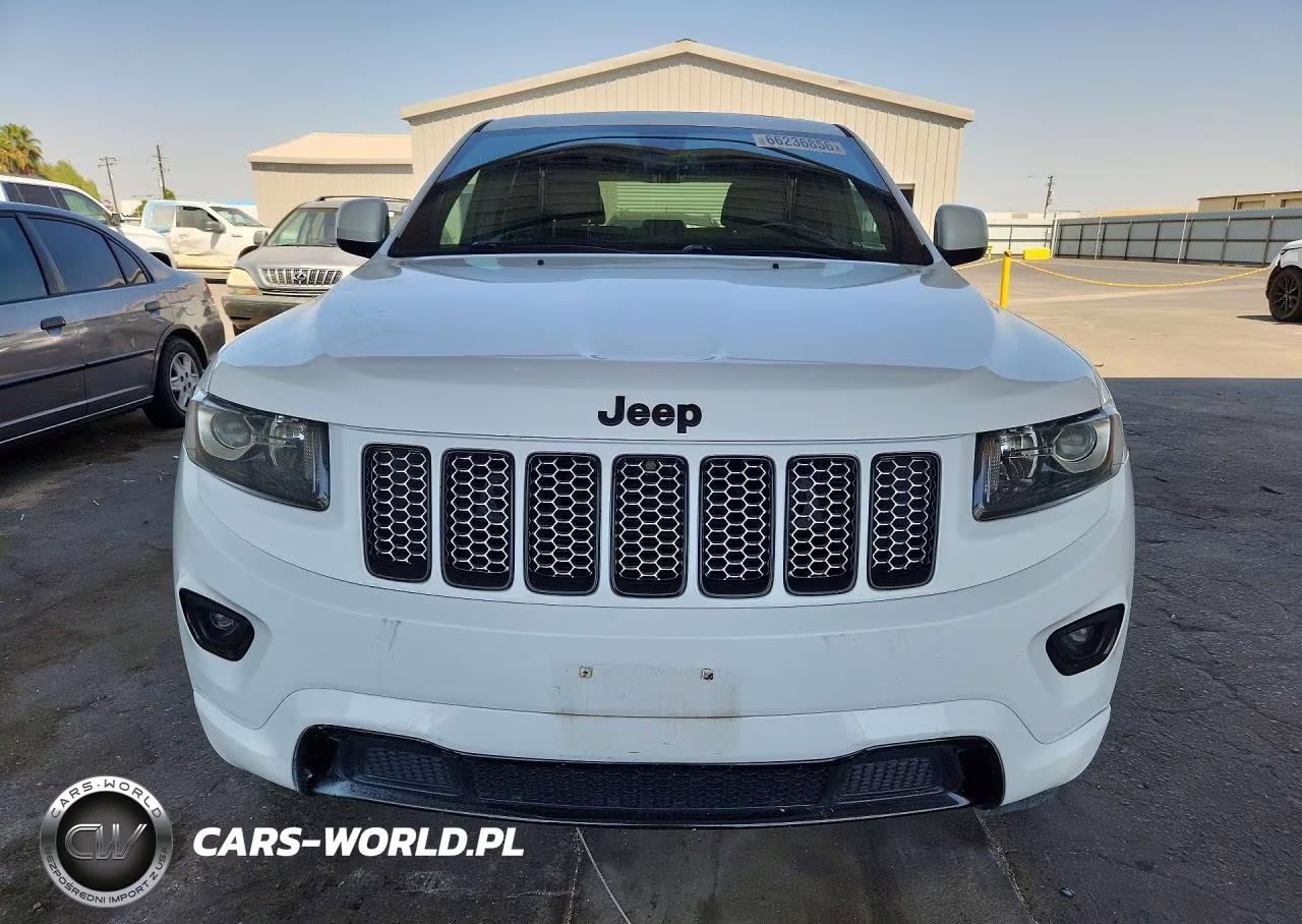 2015 Jeep Grand Cherokee Laredo VIN:1C4RJFAG0FC820945 - 5