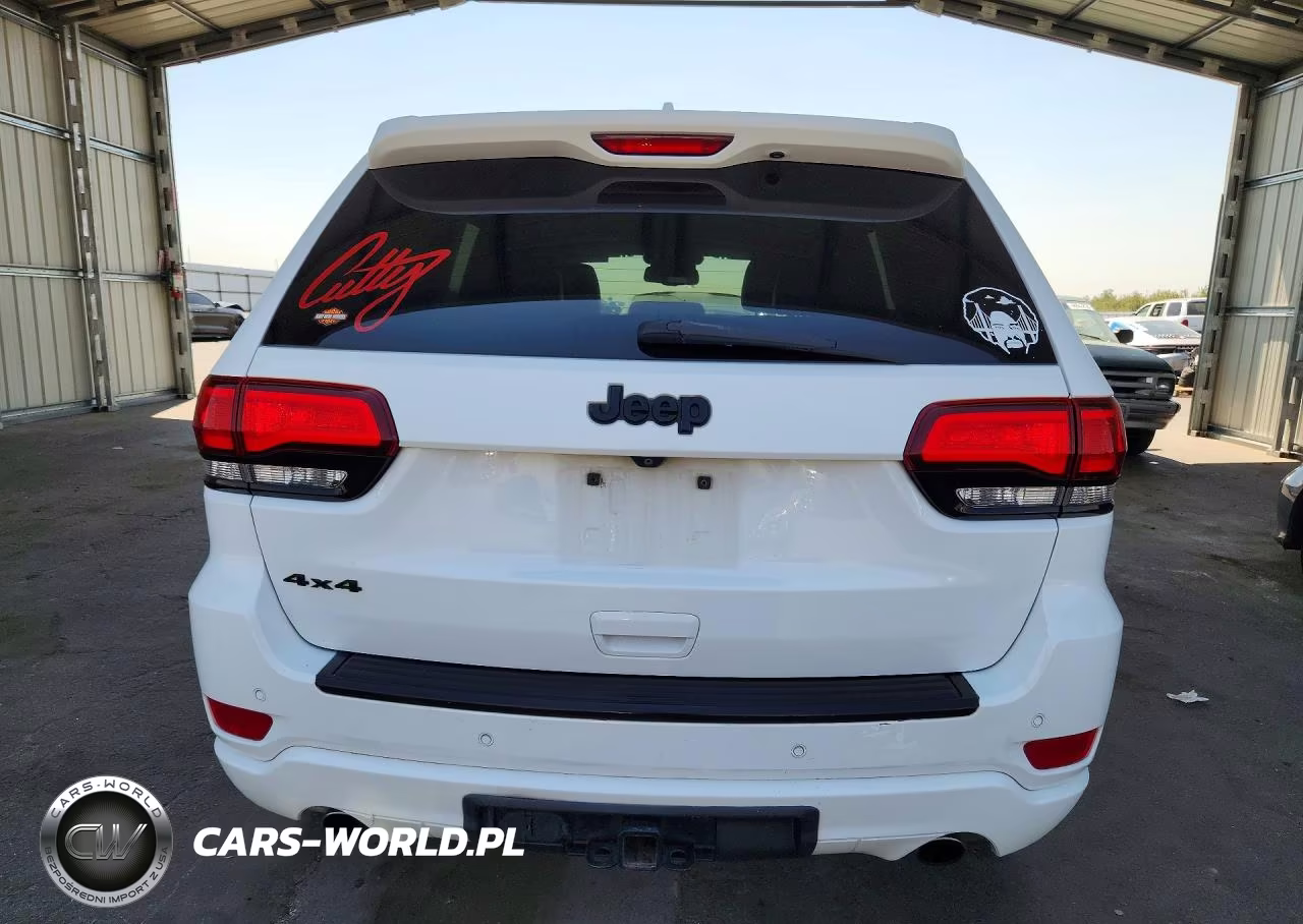 2015 Jeep Grand Cherokee Laredo VIN:1C4RJFAG0FC820945 - 6