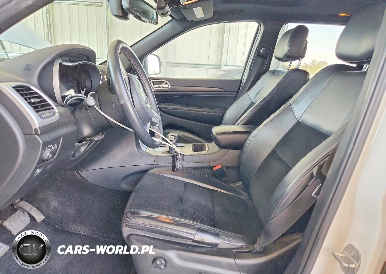 2015 Jeep Grand Cherokee Laredo VIN:1C4RJFAG0FC820945 - 7