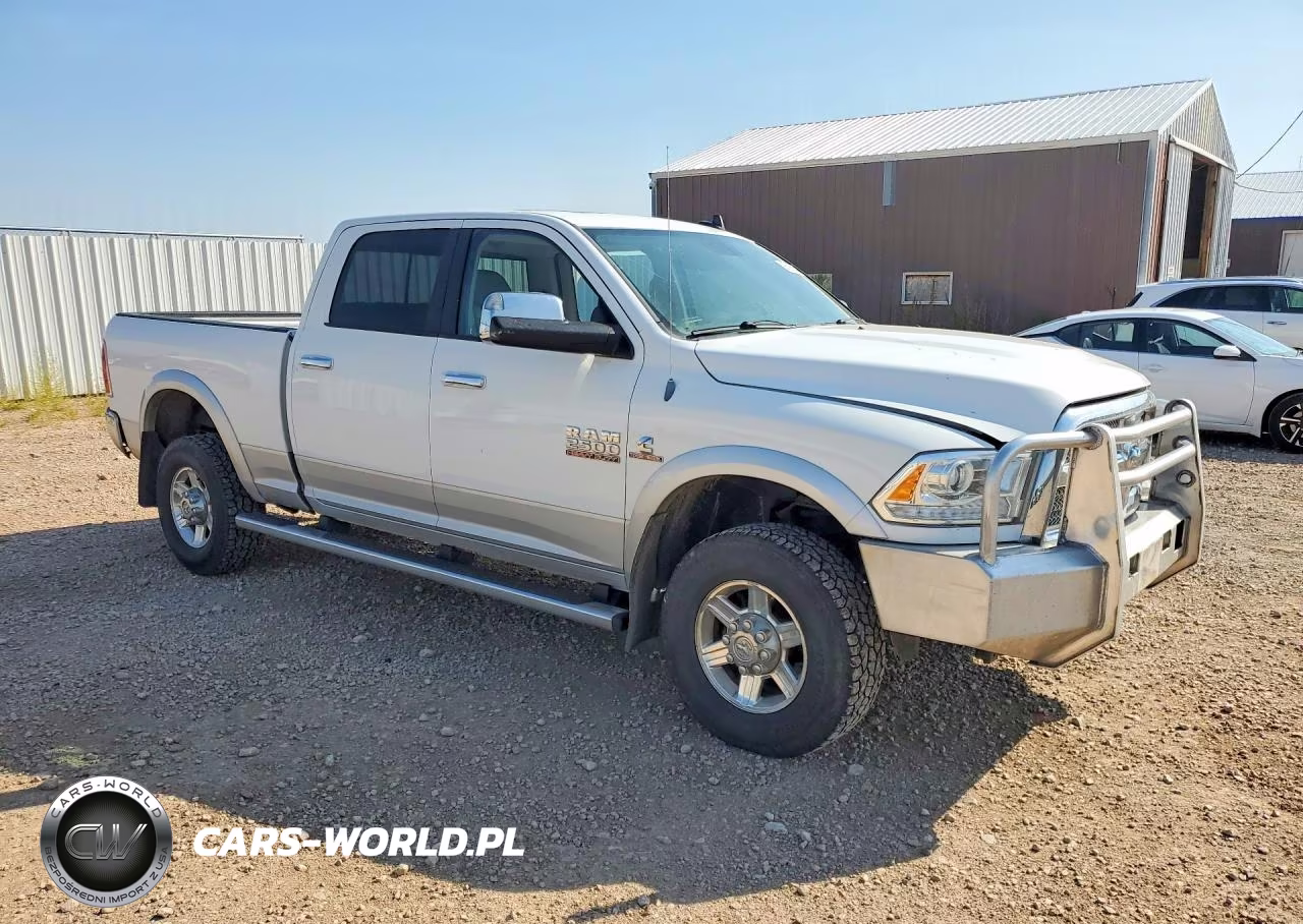 2013 Ram 2500 Laramie VIN:3C6UR5FL0DG517068 - 4
