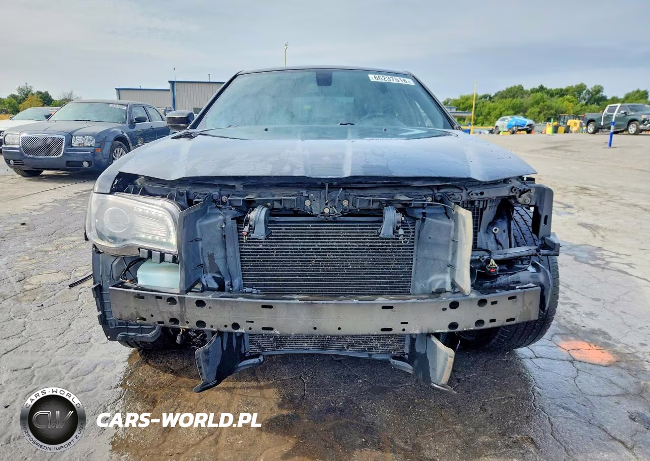 2019 Chrysler 300 S VIN:2C3CCABG5KH628580 - 5