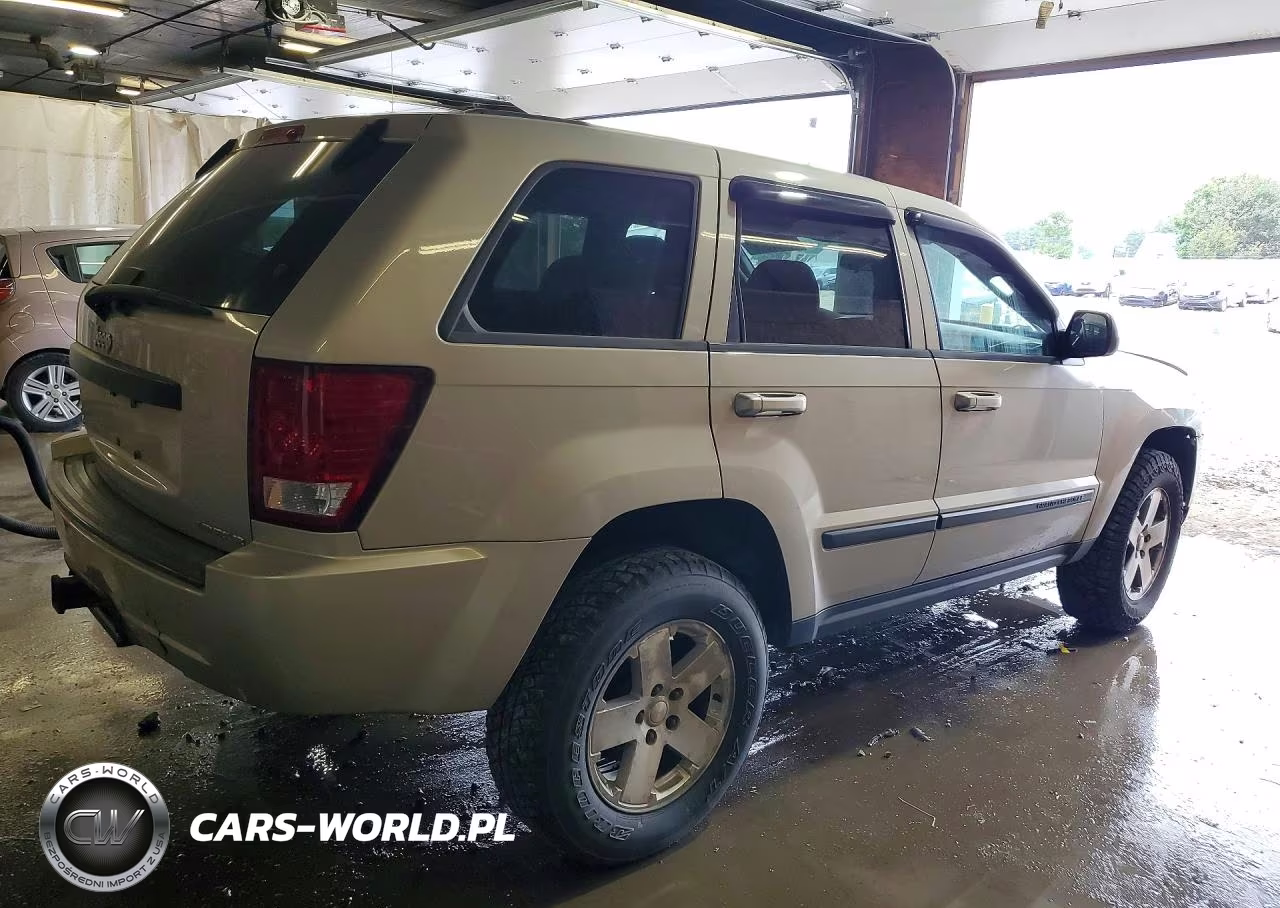 2008 Jeep Grand Cherokee Laredo VIN:1J8GR48K68C102889 - 3