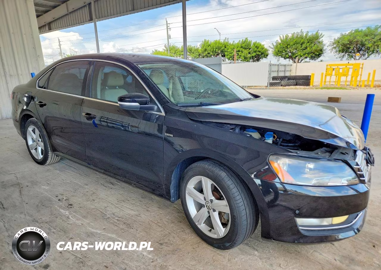 2015 Volkswagen Passat S VIN:1VWAT7A38FC110554 - 4