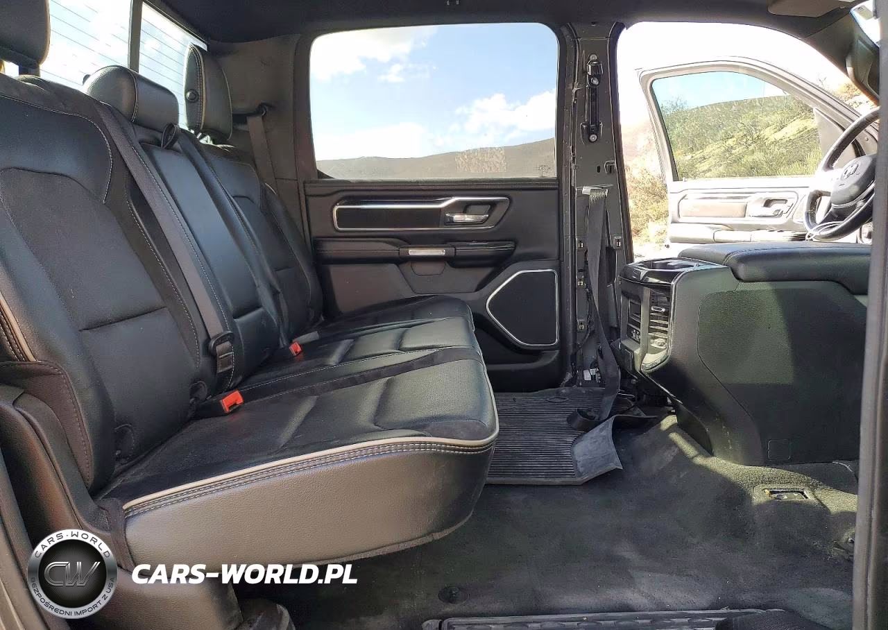 2022 Ram 1500 Laramie VIN:1C6SRFJM7NN380491 - 10