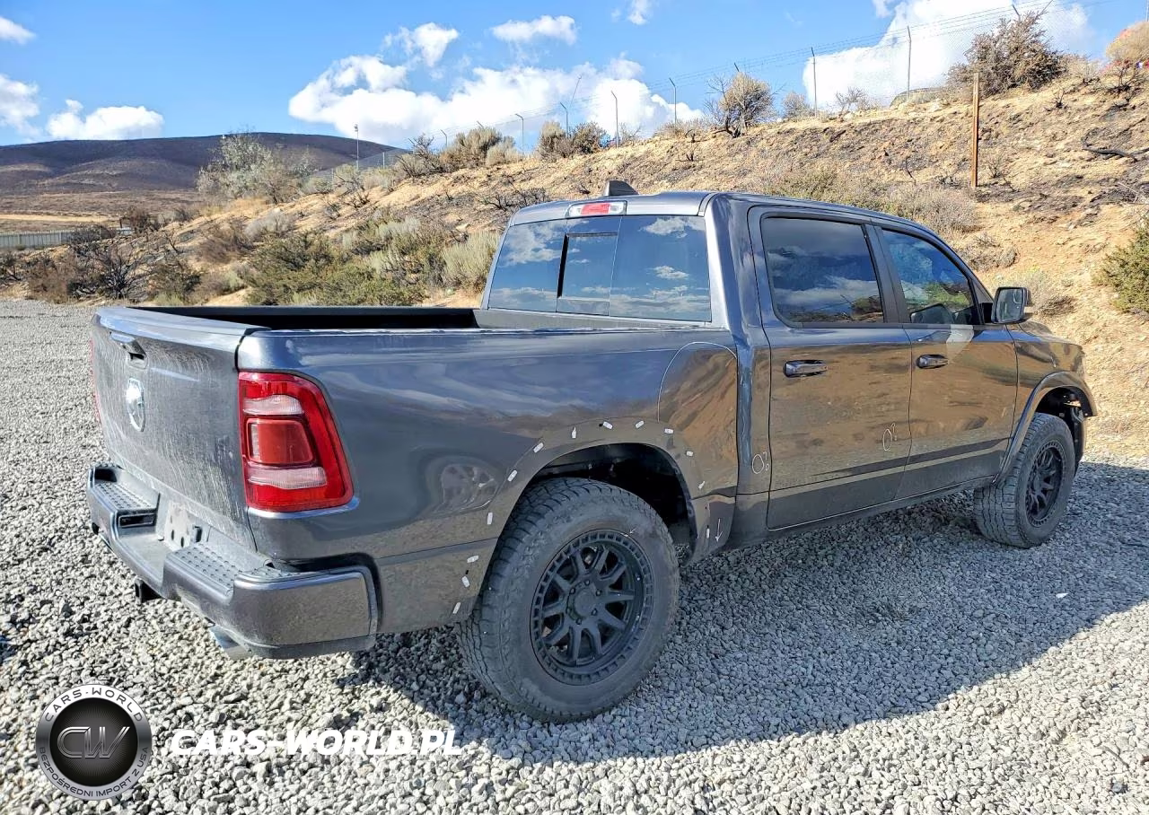 2022 Ram 1500 Laramie VIN:1C6SRFJM7NN380491 - 3