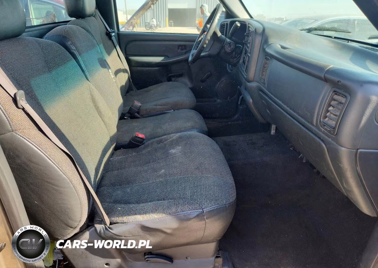2000 Chevrolet Silverado C1500 VIN:1GCEC14W2YZ107186 - 11