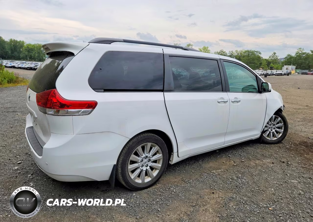 2012 Toyota Sienna Xle 7-Passenger VIN:5TDDK3DC8CS038059 - 3