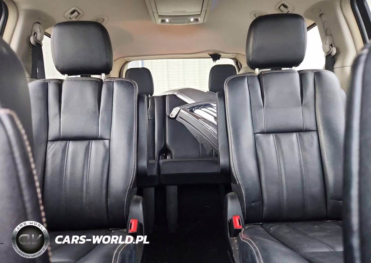 2013 Chrysler Town & Country Touring VIN:2C4RC1BG1DR684499 - 10