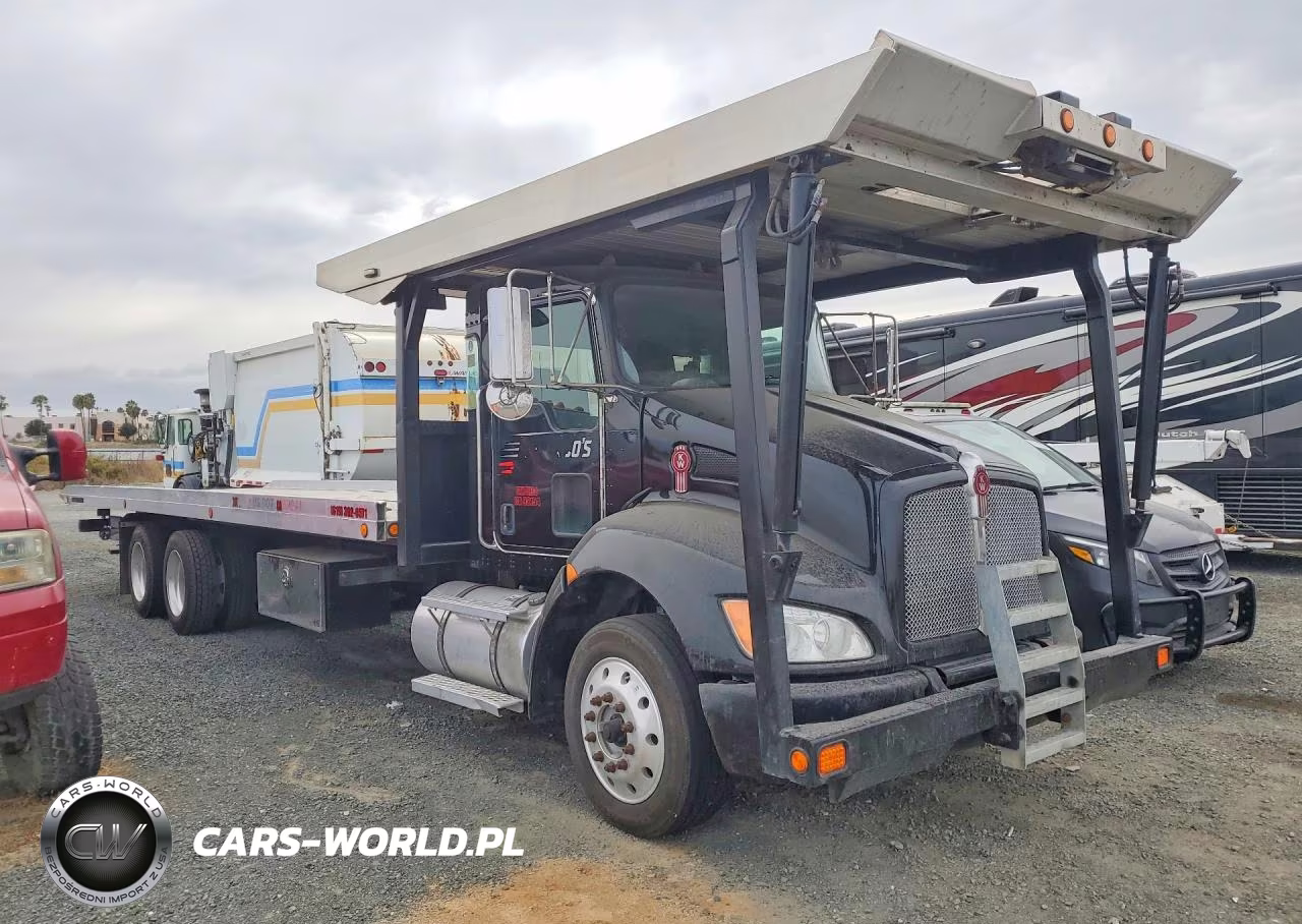 2017 Kenworth Construction T680 VIN:1XKYDP9X6HJ135879 - 4