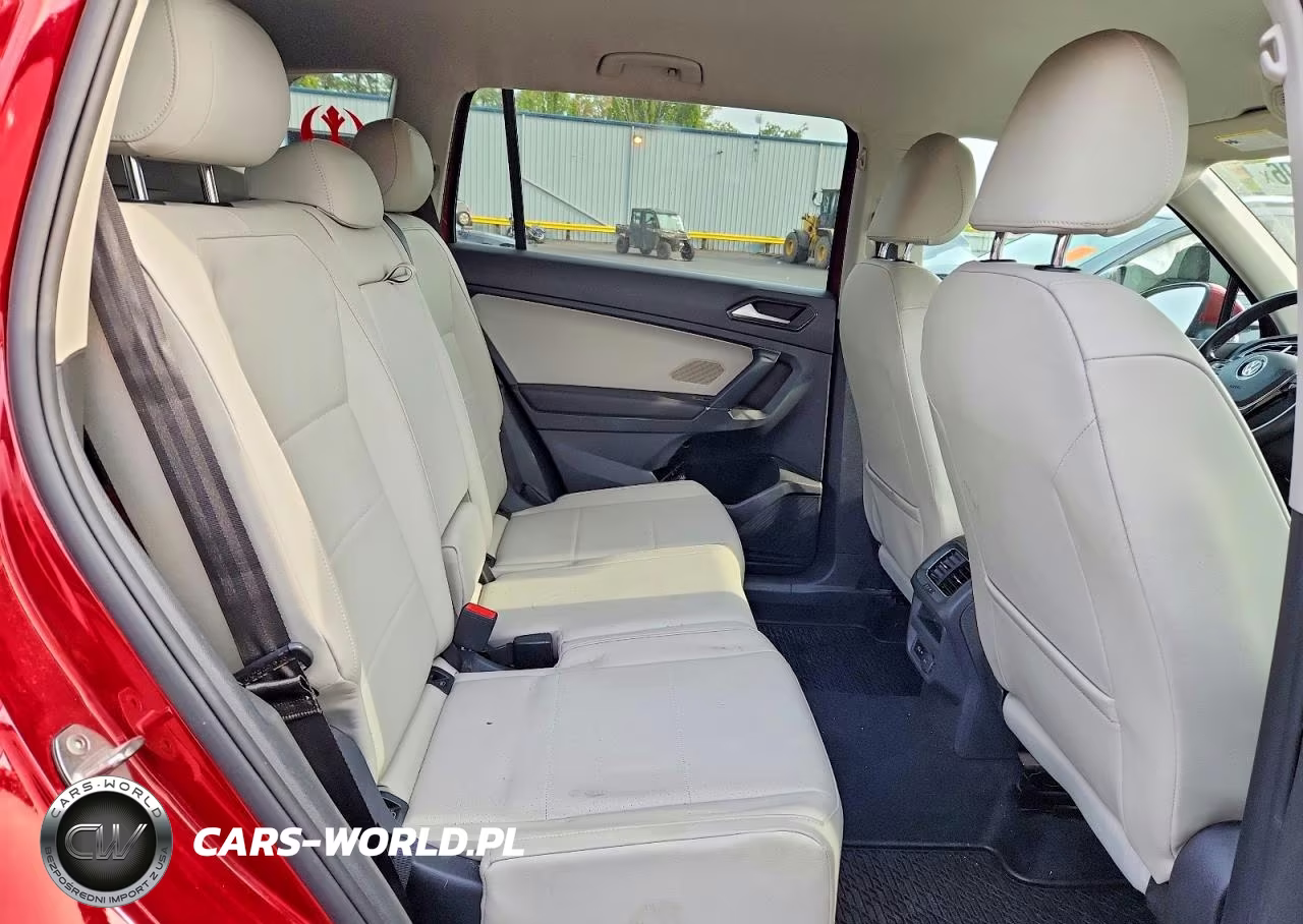 2018 Volkswagen Tiguan Se VIN:3VV2B7AX0JM205633 - 10