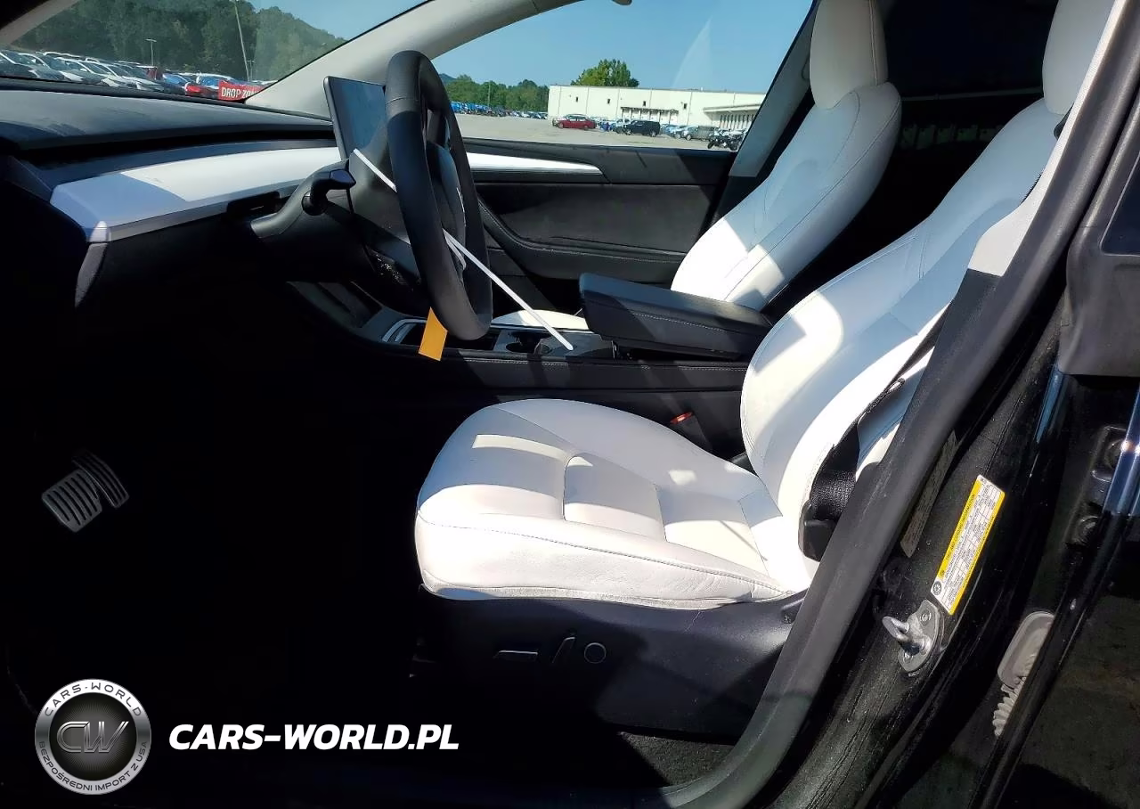 2023 Tesla Model Y VIN:7SAYGDEF7PF846739 - 7
