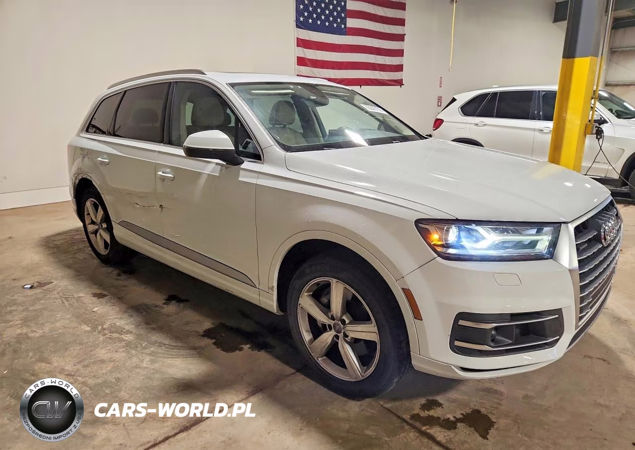 2018 Audi Q7 Premium Plus VIN:WA1LAAF72JD010621 - 4