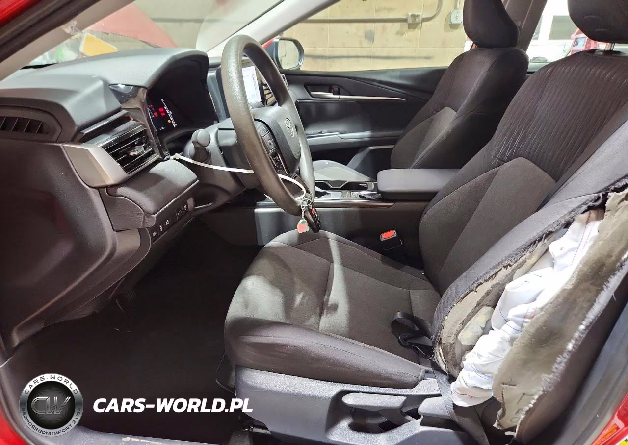 2025 Toyota Camry Le VIN:4T1DAACK0SU040913 - 7